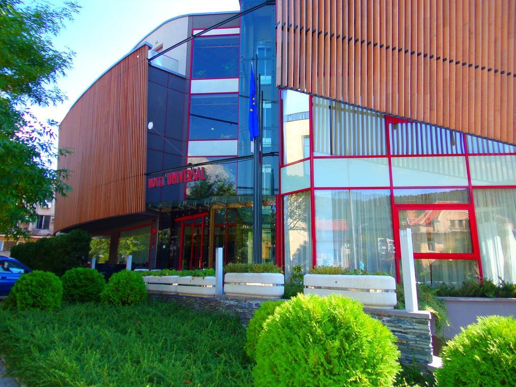 Universal Hotel Dupnitsa Dış mekan fotoğraf
