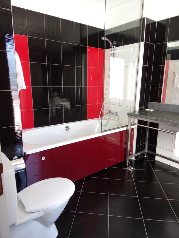 Universal Hotel Dupnitsa Dış mekan fotoğraf