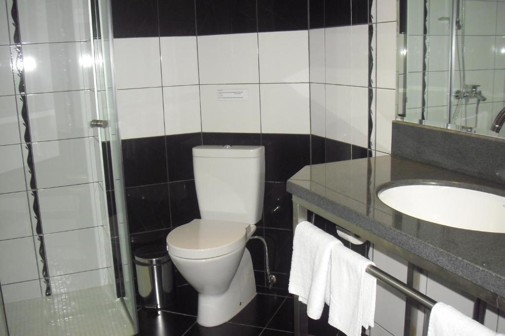 Universal Hotel Dupnitsa Dış mekan fotoğraf
